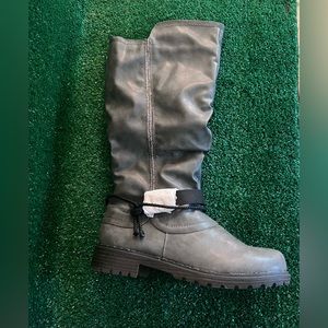 Women’s Fur lined Tall Winter Boots - Size 8 1/2